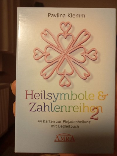 Das sind Heilkarten die einen helfen können wenn man sich energetisch nicht gut fühlt,oder wenn einen Energie gezogen wird von Energievampieren